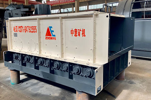 移動式泥石分離機發往新疆,新型滾軸篩震撼出擊
