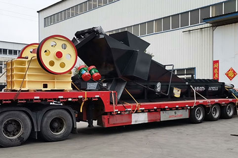 湖北宜昌客戶訂購的顎式破碎機和螺旋洗砂機發貨